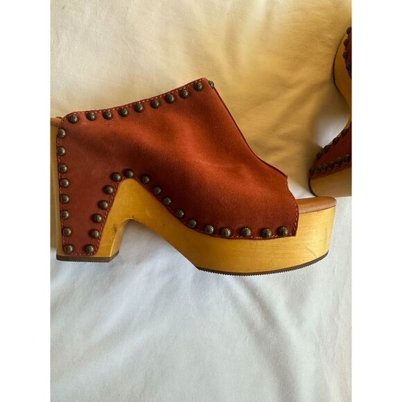 DINGO Peace N Love Boho Studded Suede Wooden Clogs Sz 9.5 - Picture 11 of 16